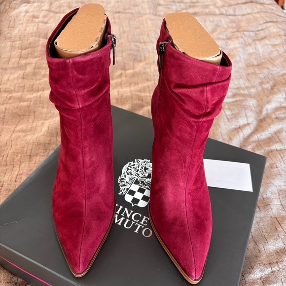 Vince Camuto Shoes - NIB Vince Camuto Women's Presindal Burgundy Suede Heeled Boots Sz 7.5